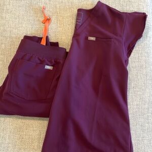 Figs  Zamora joggers and ruffle sleeve shirt- large pants large top